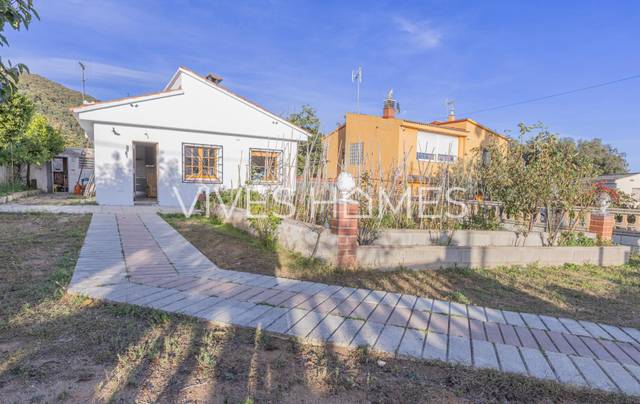 Casa-chalet en Venta en Carrer Major en Sant Iscle de Vallalta