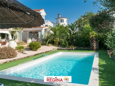 Chalet con piscina en venta en Carrer Pinedes