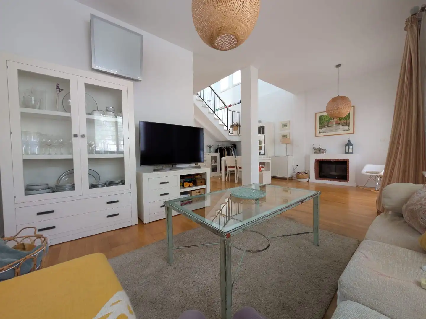 Sala d'estar de Casa o xalet en venda en Espartinas amb Aire condicionat, Terrassa i Piscina