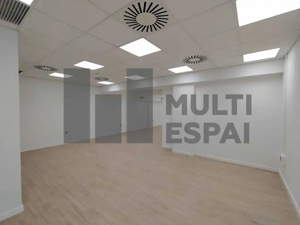 Local de alquiler en Carrer de Còrsega, La Nova Esquerra de l'Eixample