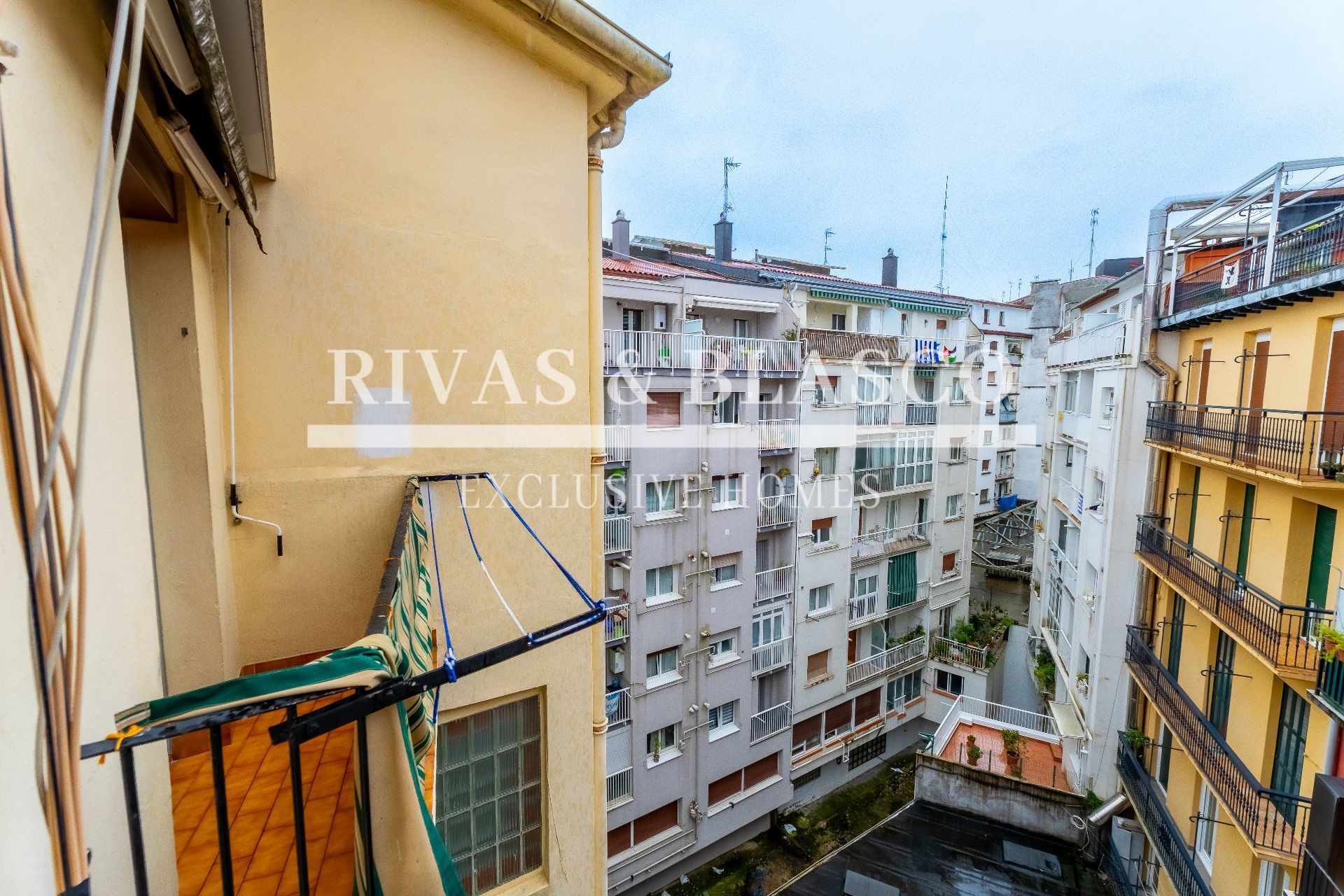 Exterior view of Apartment for sale in Donostia - San Sebastián   with Storage room