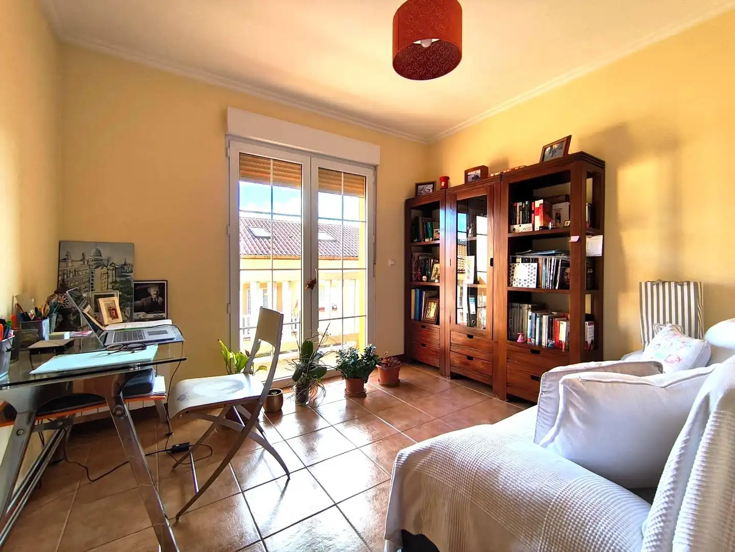 Sala de estar de Casa adosada en venta en Medio Cudeyo con Calefacción, Jardín privado y Terraza