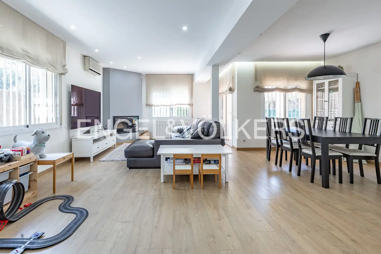 Living room of Houses for sale in Sant Fost de Campsentelles  with Air Conditioner, Heating and Private garden