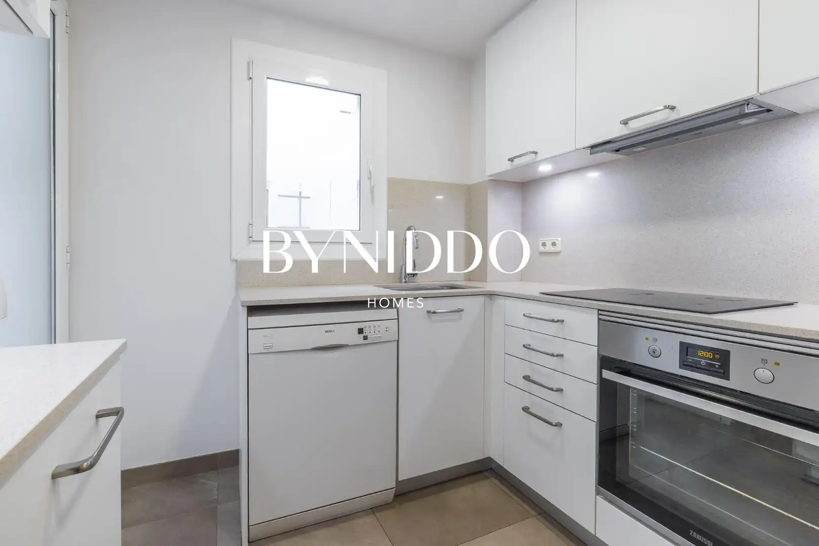 Kitchen of Flat for sale in Sant Cugat del Vallès  with Air Conditioner, Heating and Parquet flooring
