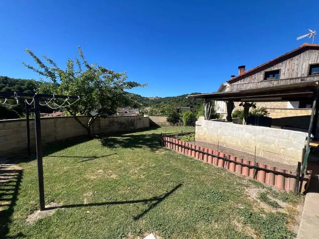 Jardí de Casa o xalet en venda en Añana amb Calefacció, Jardí privat i Traster