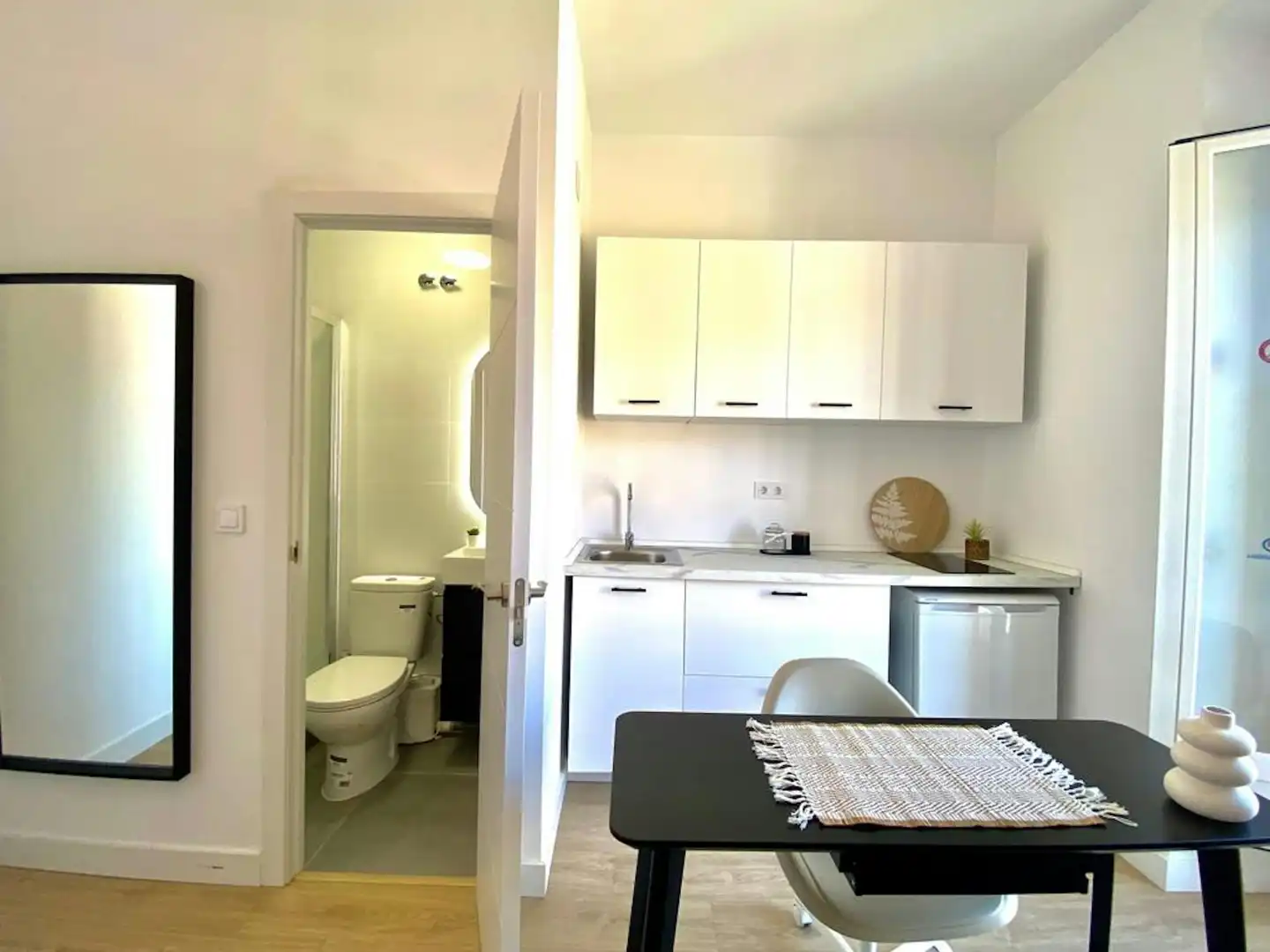 Kitchen of Flat for share in Madrid  with Washing machine