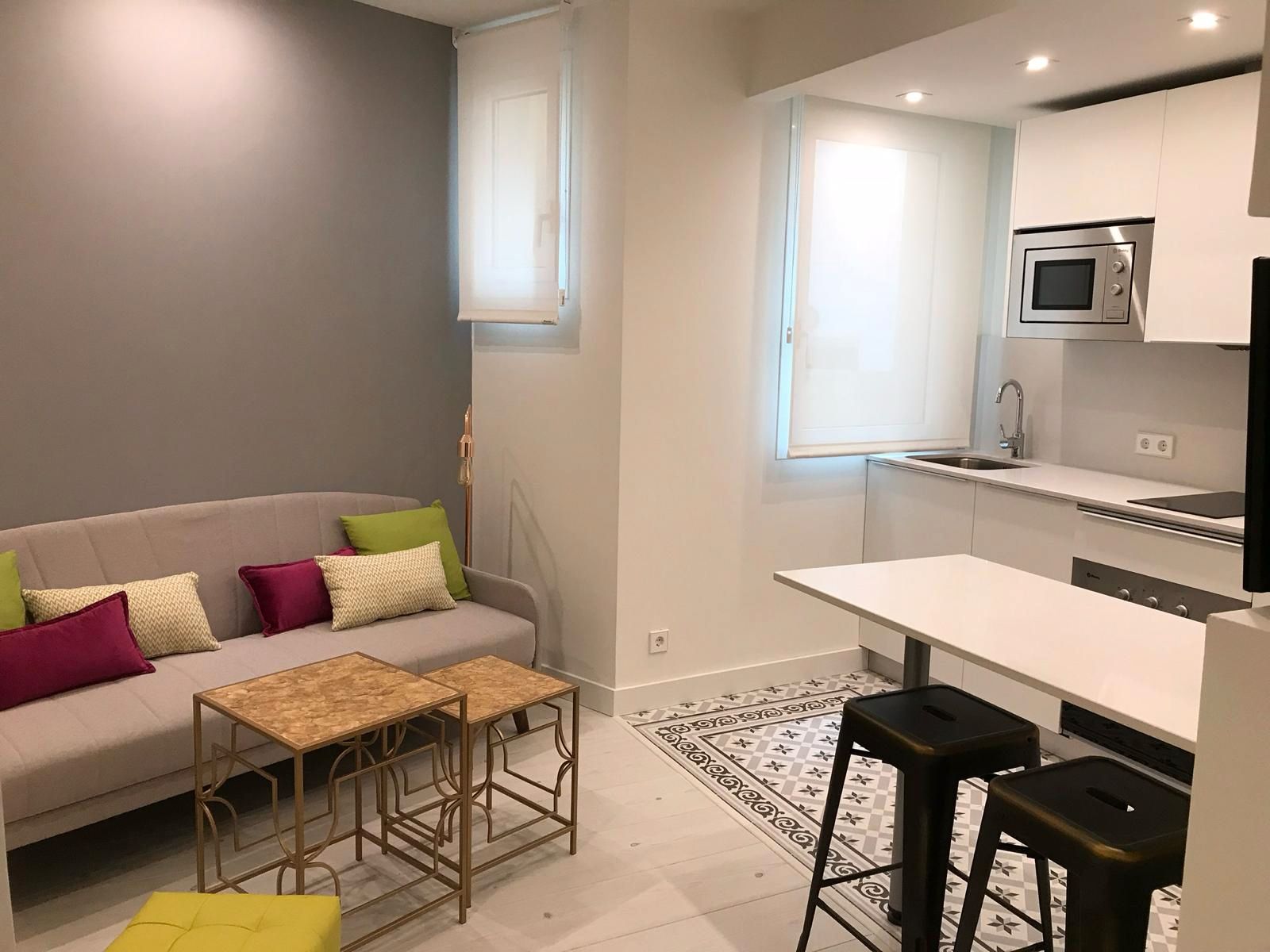 Living room of Flat to rent in  Madrid Capital  with Air Conditioner, Heating and Furnished