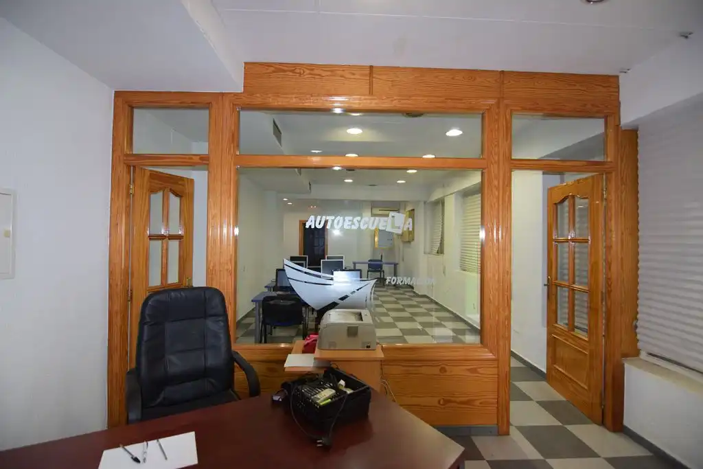 Local comercial en venda a Casco Urbano