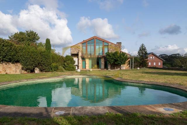 Casa-chalet en Venta en Calle San Vicente en Maoño -  Azoños