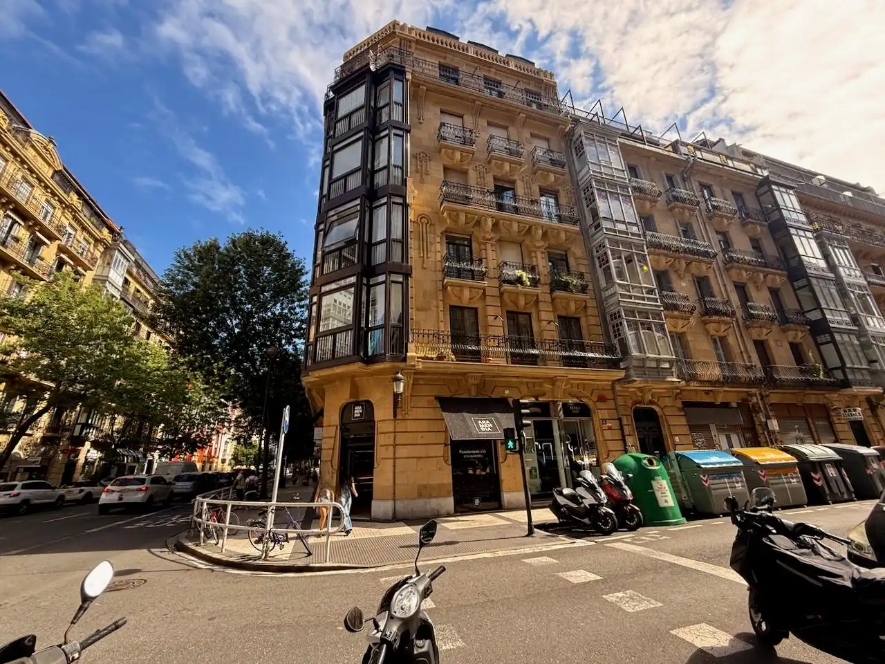 Vista exterior de Local en venda en Donostia - San Sebastián 
