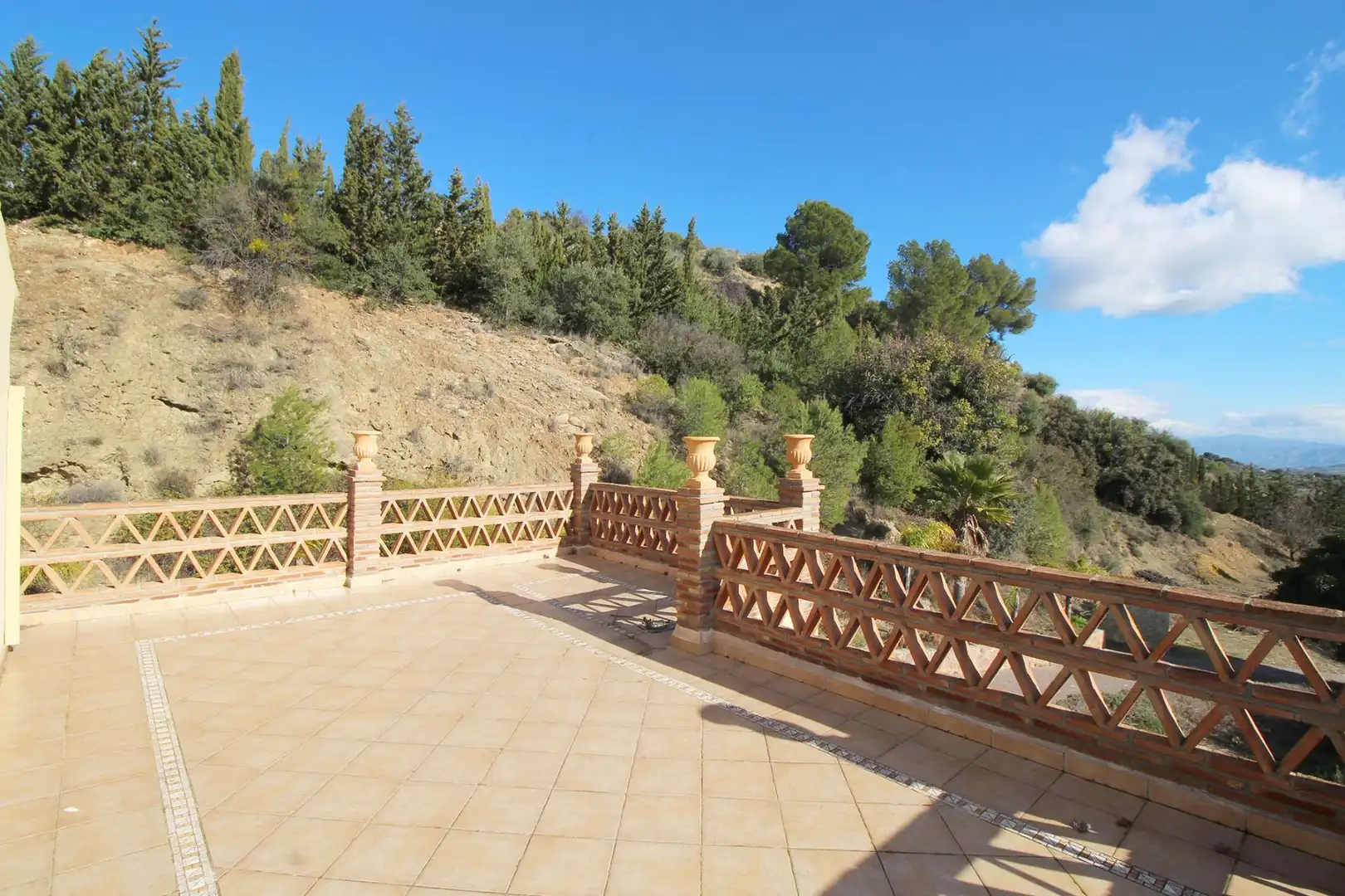 Terrassa de Finca rústica en venda en Alozaina amb Aire condicionat, Calefacció i Jardí privat