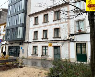 Vista exterior de Edifici en venda en Santiago de Compostela 