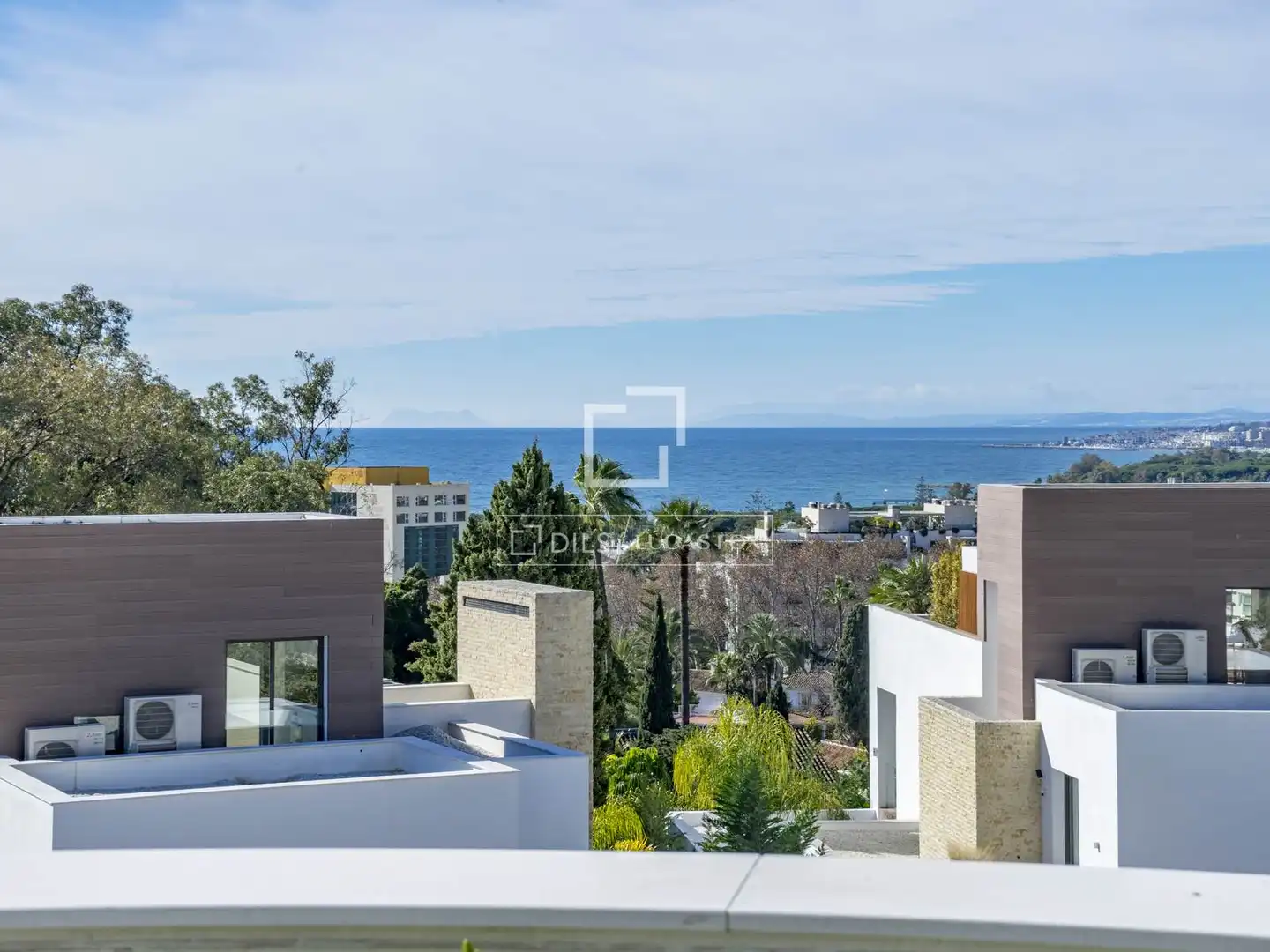 Vista exterior de Casa o chalet en venta en Marbella con Aire acondicionado, Calefacción y Jardín privado
