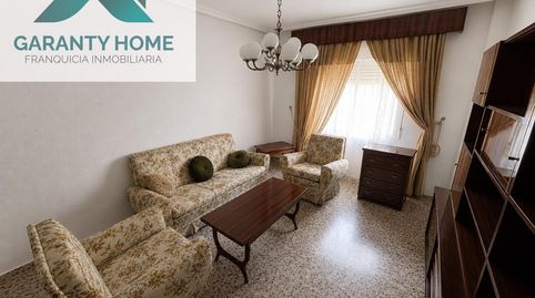 Foto 2 de Piso en venta en Martos, Jaén