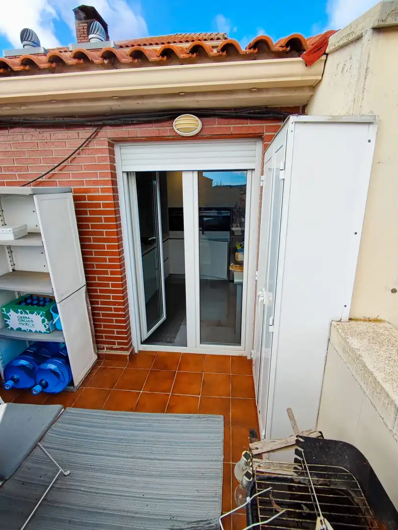Balcony of Attic for sale in Palencia  with Air Conditioner, Heating and Parquet flooring