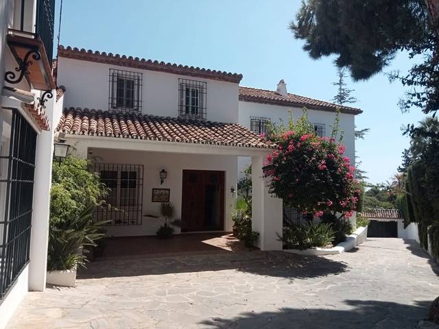 Casa-chalet en Venta en Avenida Generalife, 111F en Las Brisas