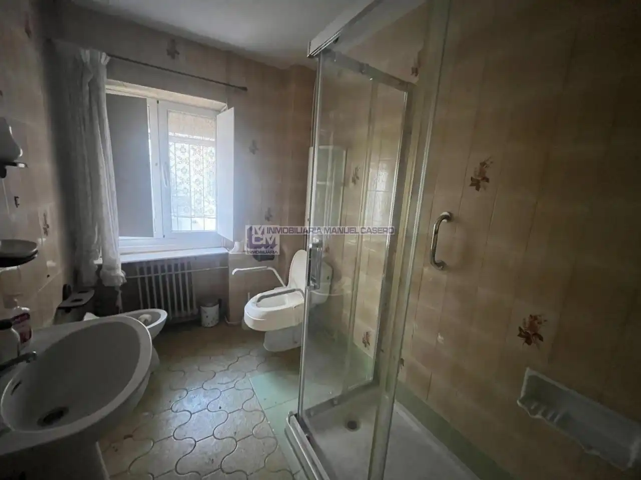 Baño de Piso en venta en Cáceres con Calefacción y Terraza