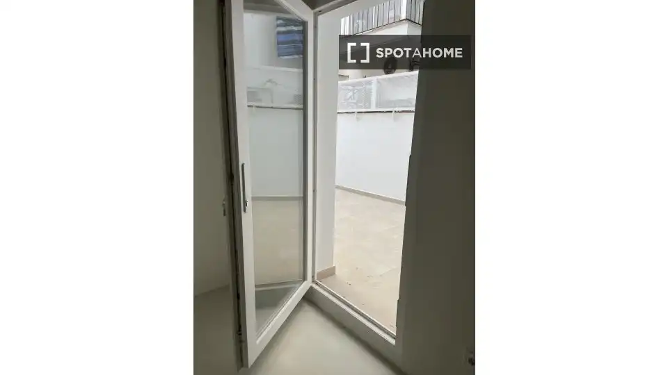 Balcony of Flat for rent in Madrid  with Air Conditioner, Heating and Furnished