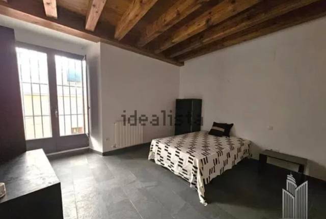 Piso en Alquiler en Centro - El Castillo