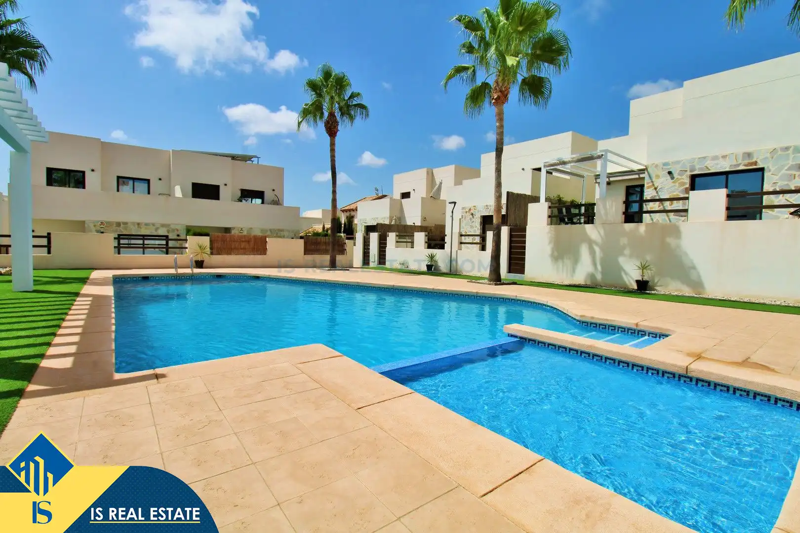 Villa mit Pool zum Verkauf in Orihuela Costa