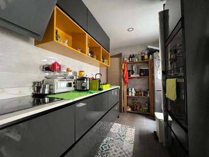 Kitchen of Flat for sale in  Madrid Capital  with Heating and Terrace