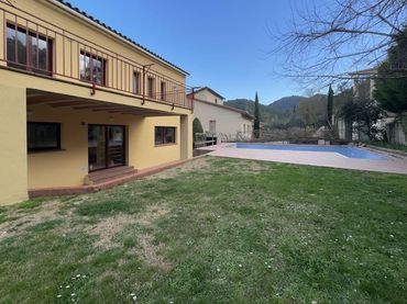 Villa mit Pool zum Verkauf in Carrer dels Pins