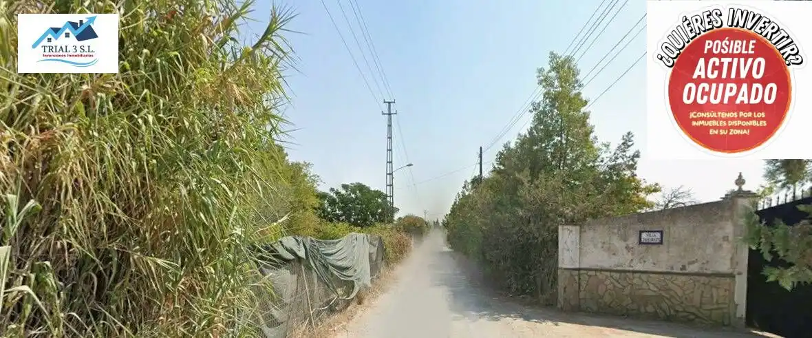 House with pool for sale in Carmona
