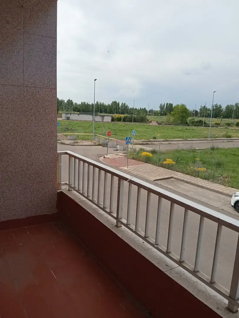 Flat for rent in Sariegos, León