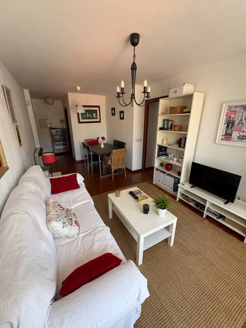 Wohnzimmer von Wohnungen zur Miete in Culleredo mit Heizung, Parkett und Möbliert