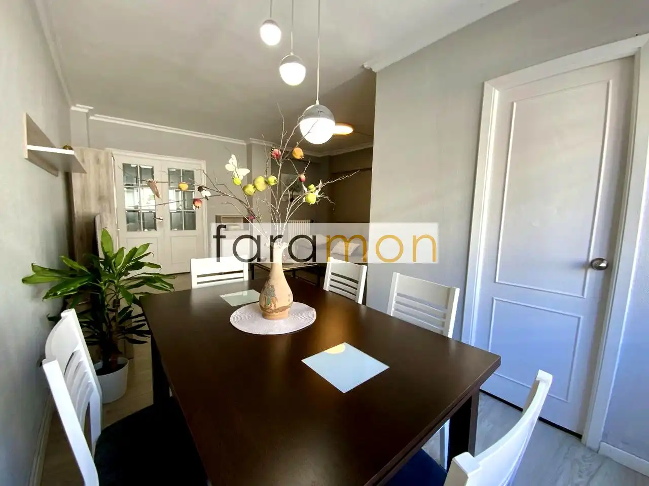 Comedor de Piso en venta en Vigo  con Calefacción y Trastero