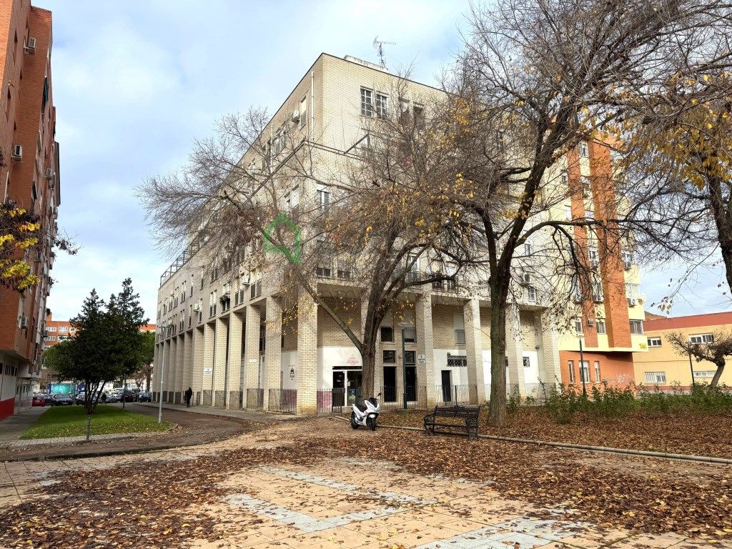 Vista exterior de Àtic en venda en Badajoz Capital amb Aire condicionat, Calefacció i Terrassa