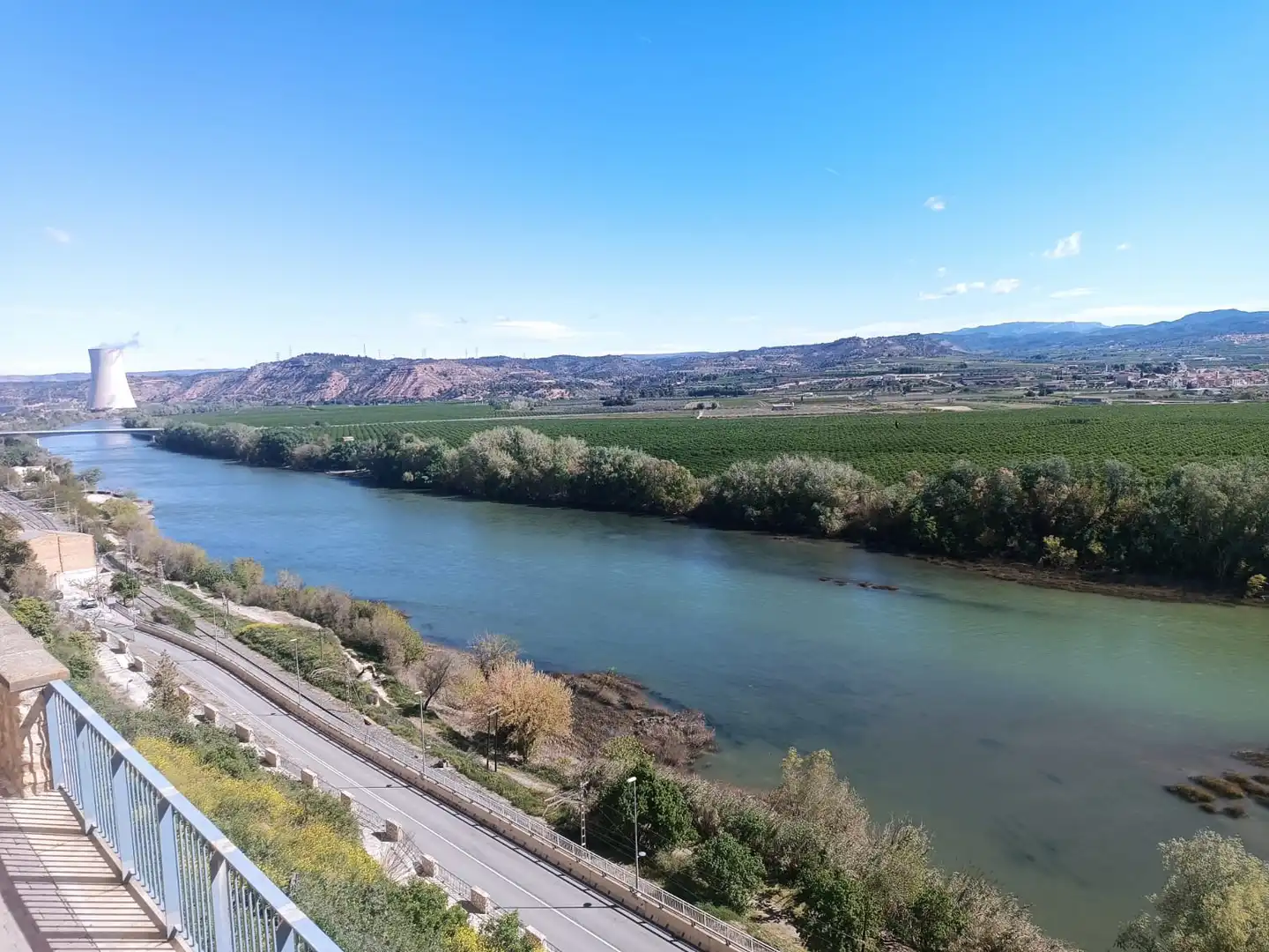 Vista exterior de Casa o chalet en venta en Ascó con Balcón