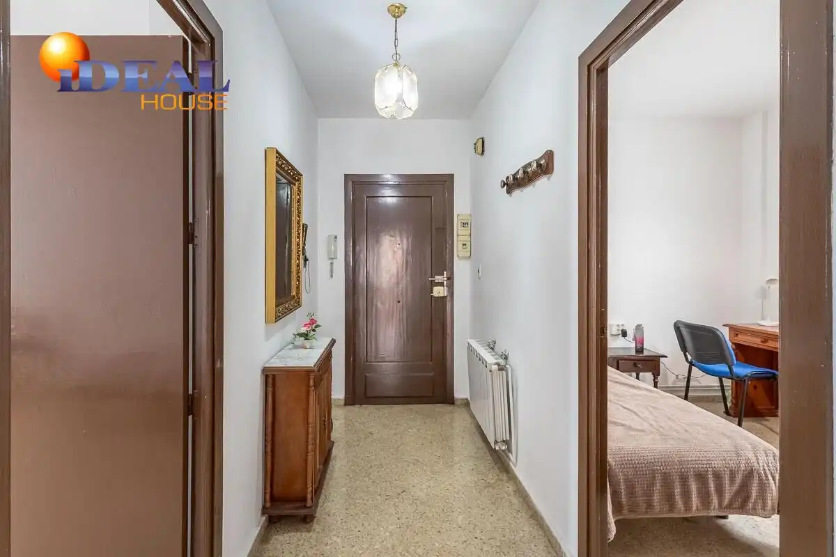 Flat with terrace for sale in Beiro, imagen 5