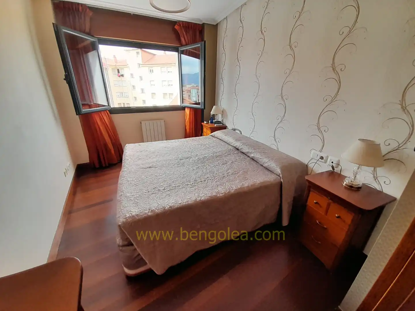 Schlafzimmer von Wohnung zum Verkauf in Barakaldo  mit Heizung, Abstellraum und Balkon