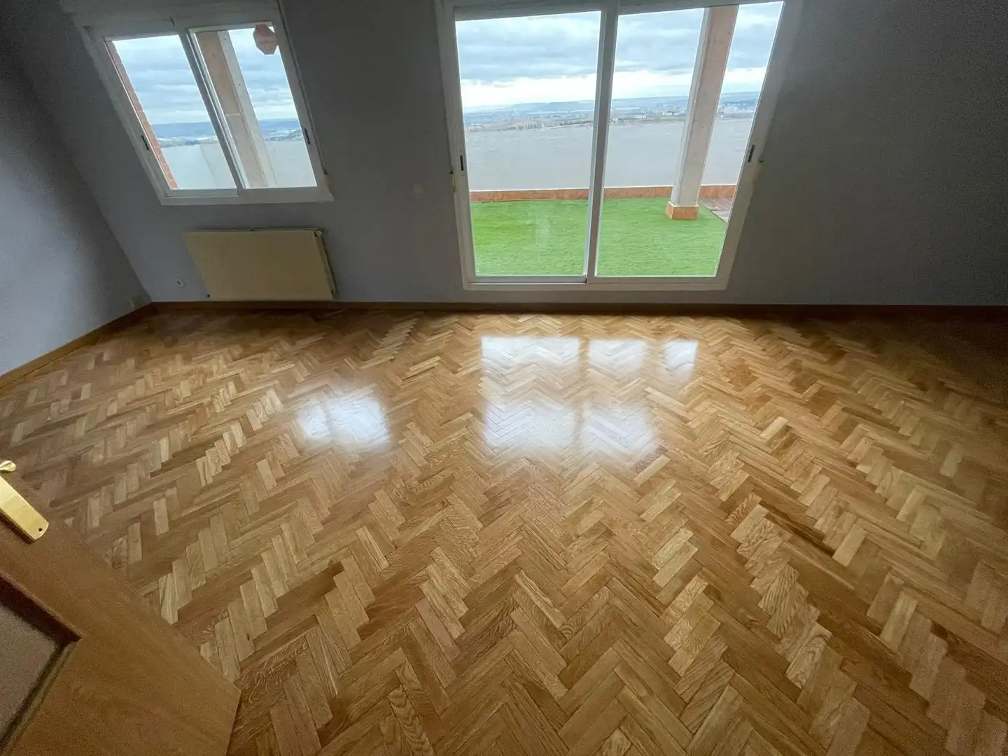 Habitación de Ático de alquiler en Madrid con Aire acondicionado, Calefacción y Jardín privado
