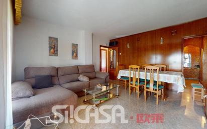 Living room of Flat for sale in  Madrid Capital  with Furnished