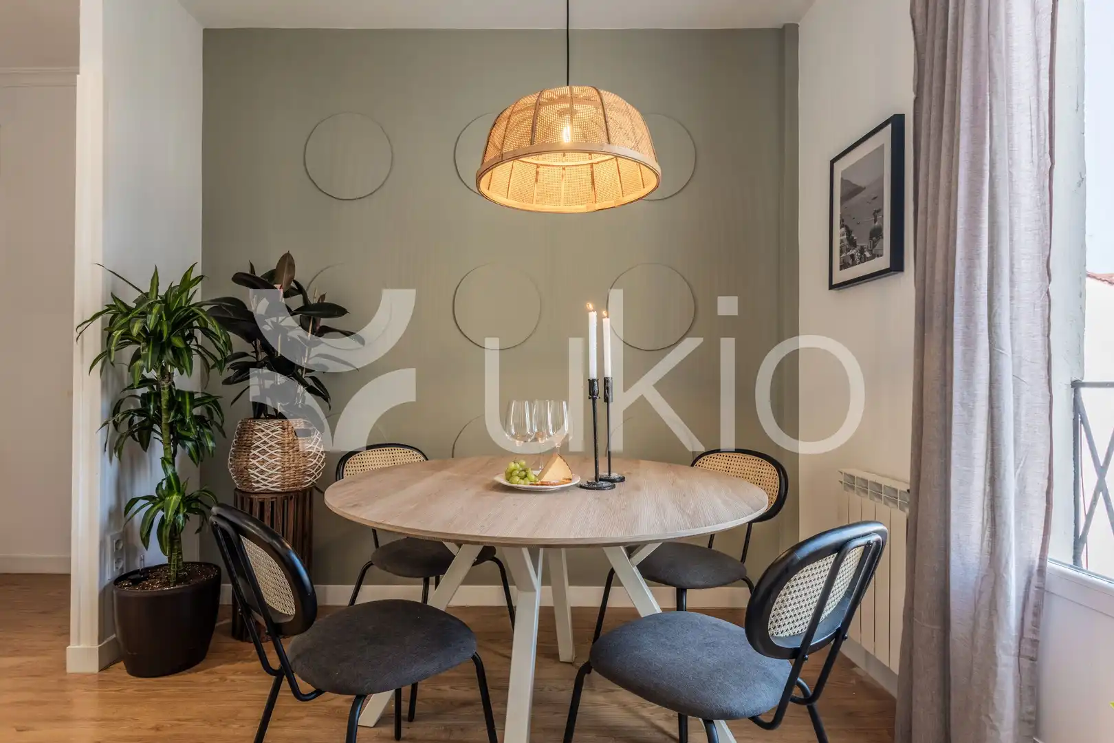 Comedor de Apartamento de alquiler en Madrid con Aire acondicionado, Calefacción y Amueblado