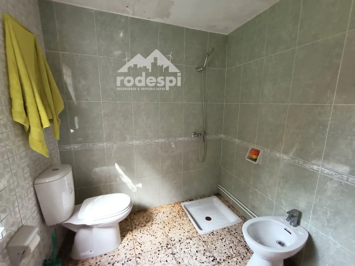 Bathroom of Houses for sale in Padrenda  with Storage room and Furnished
