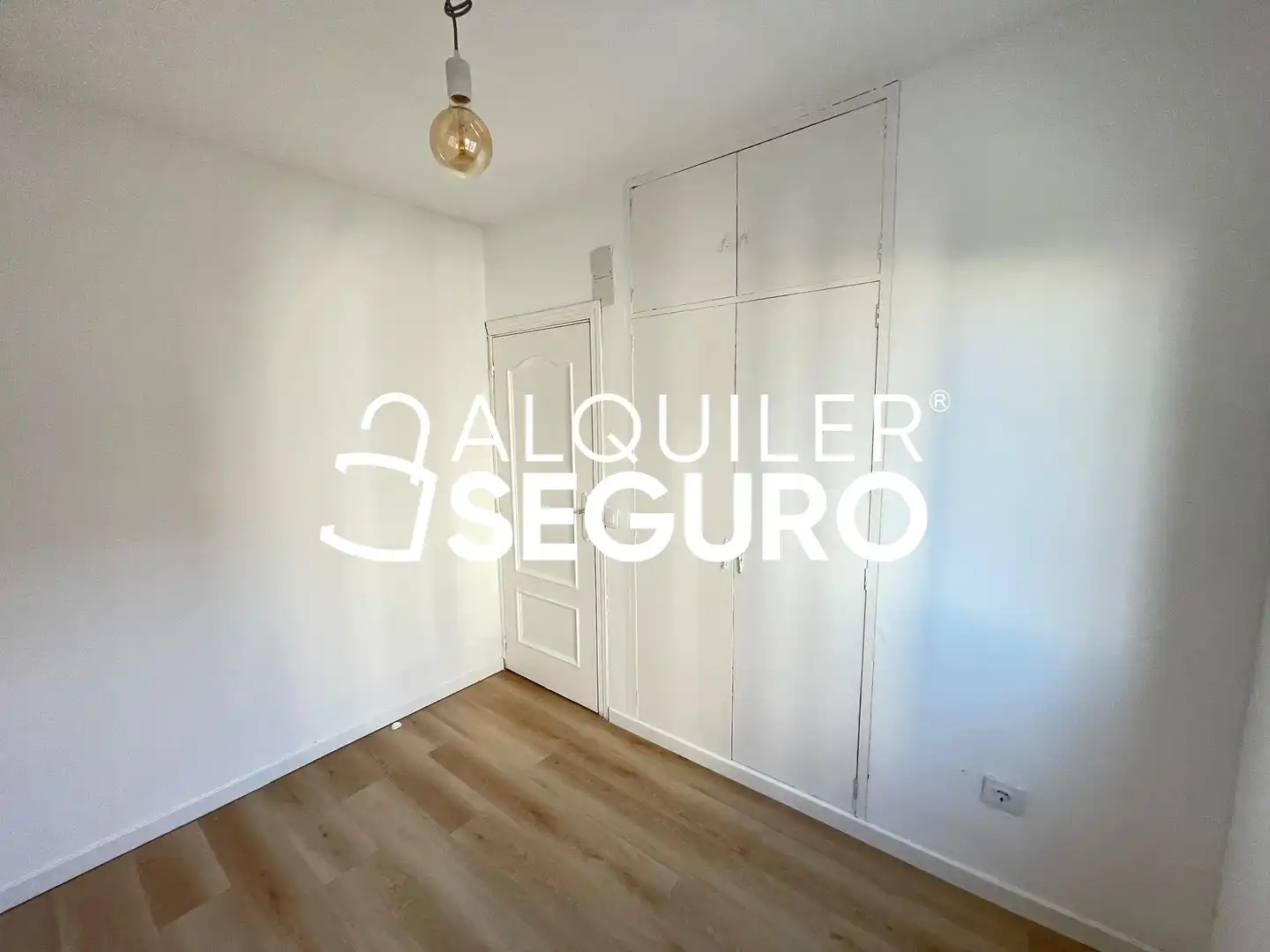 Schlafzimmer von Wohnung zur Miete in Madrid mit Heizung, Abstellraum und Möbliert