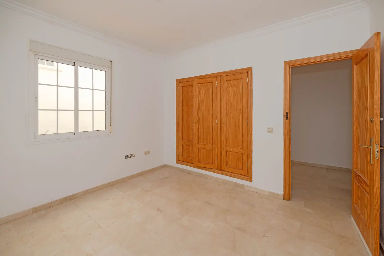 Dormitori de Casa adosada en venda en Mijas amb Jardí privat, Terrassa i Traster