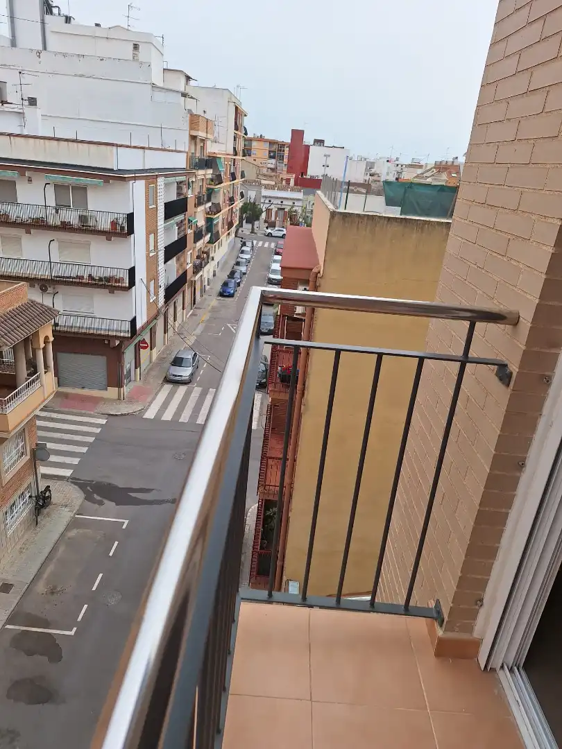 Dachboden zur Miete in Carrer del Poeta Llorente, Centro Ciudad