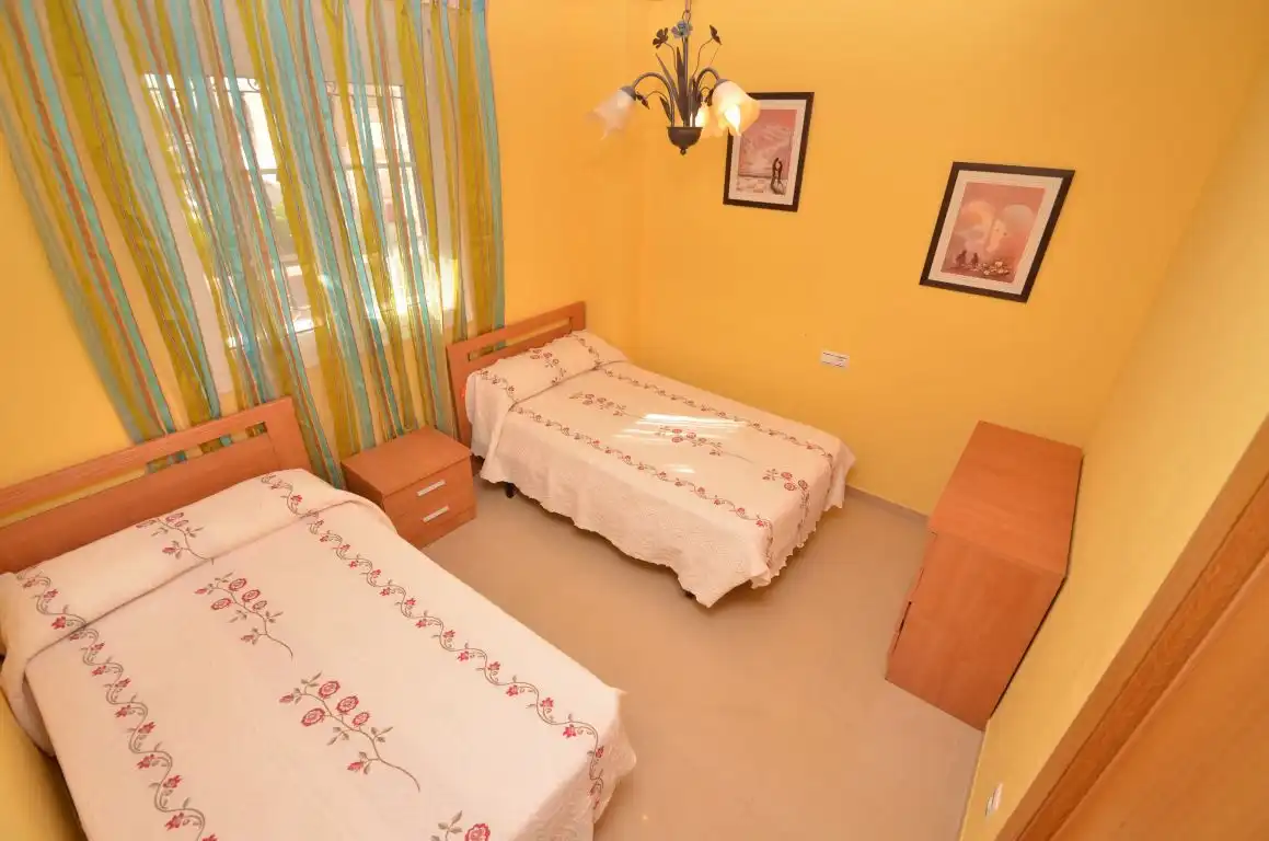 Habitación de Piso de alquiler en Roquetas de Mar con Terraza, Amueblado y Piscina comunitaria