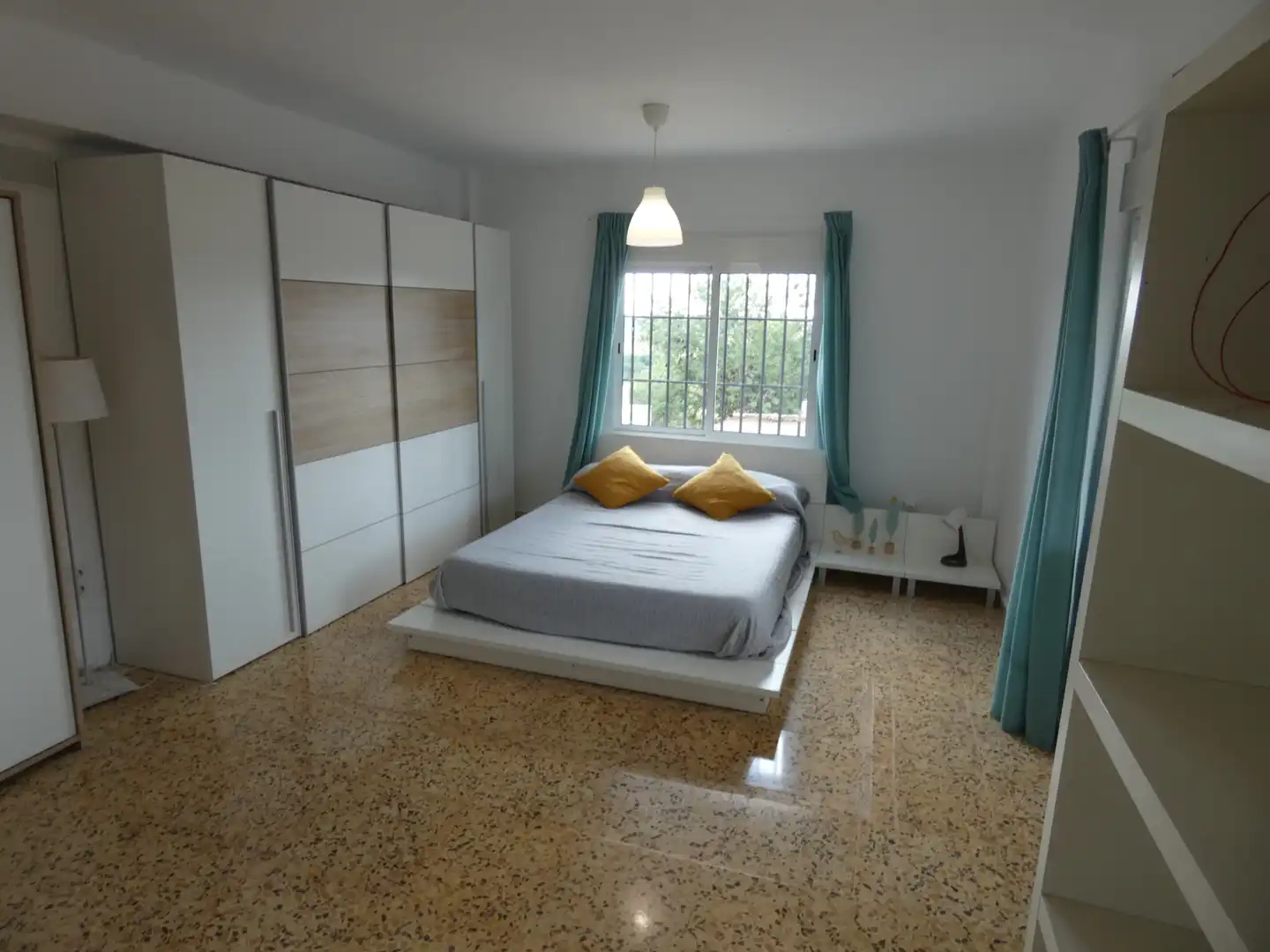 Dormitori de Casa o xalet en venda en Torrent amb Aire condicionat, Calefacció i Jardí privat