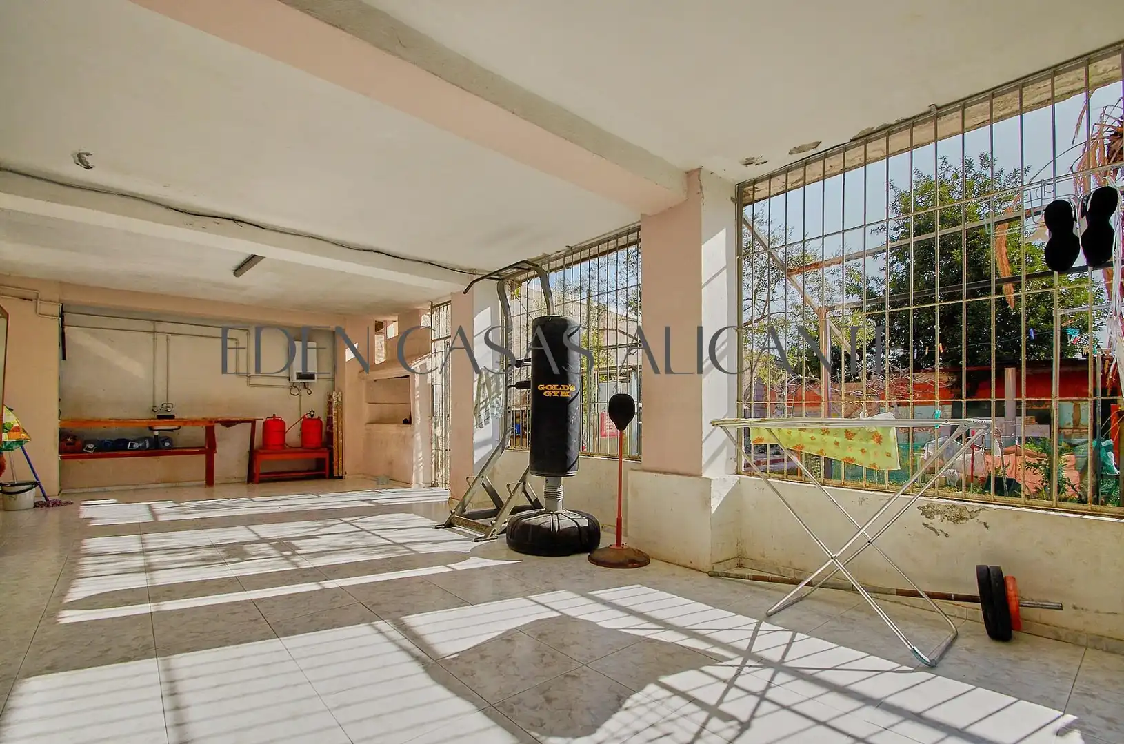 Casa adosada en venda en El Campello amb Jardí privat, Terrassa i Traster