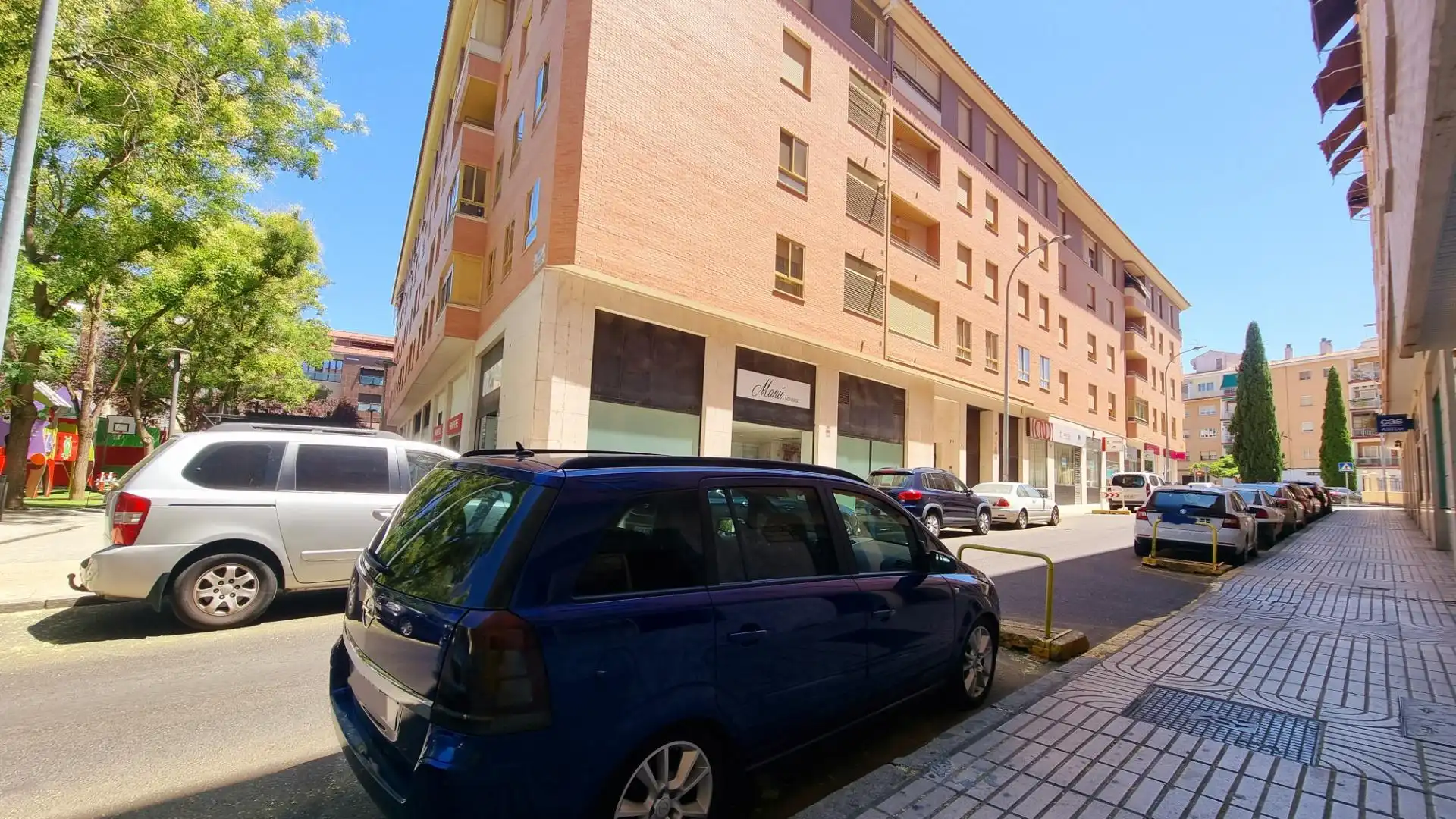 Vista exterior de Local en venda en Badajoz amb Moblat