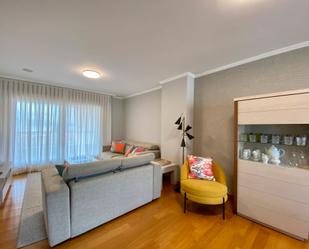 Living room of Duplex to rent in O Grove    with Parquet flooring, Terrace and Storage room