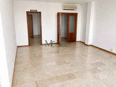 Büro mit Aufzug zur Miete in Centro