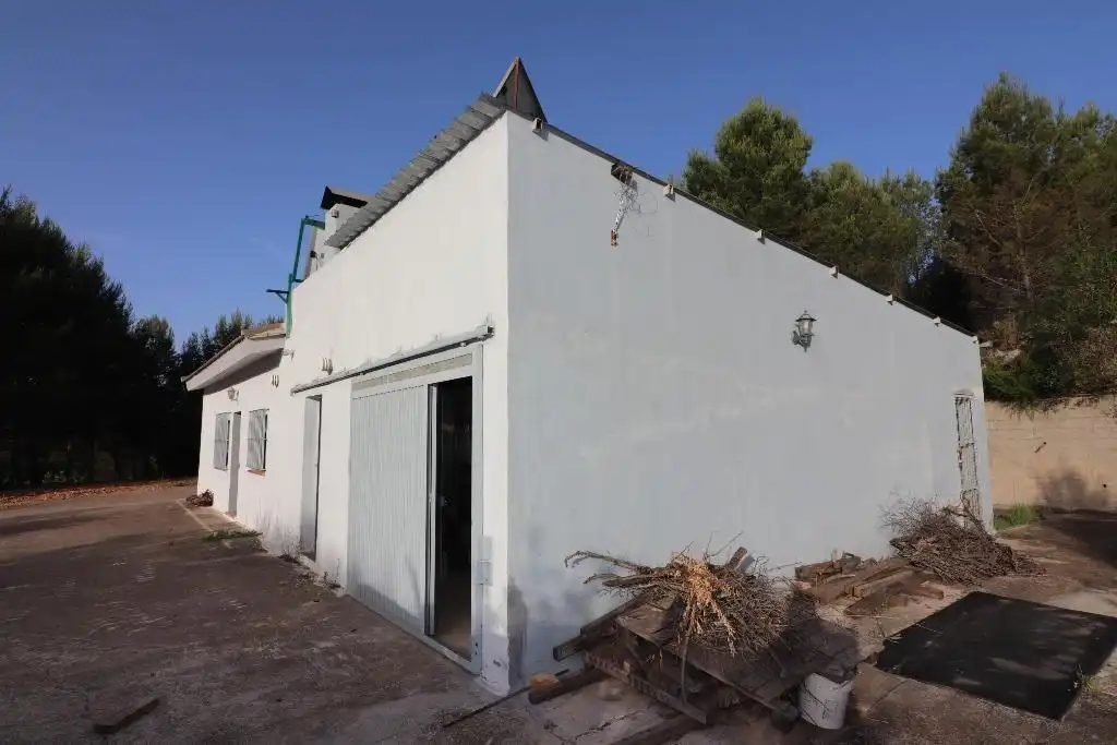 Vista exterior de Finca rústica en venda en Buñol amb Jardí privat, Terrassa i Traster