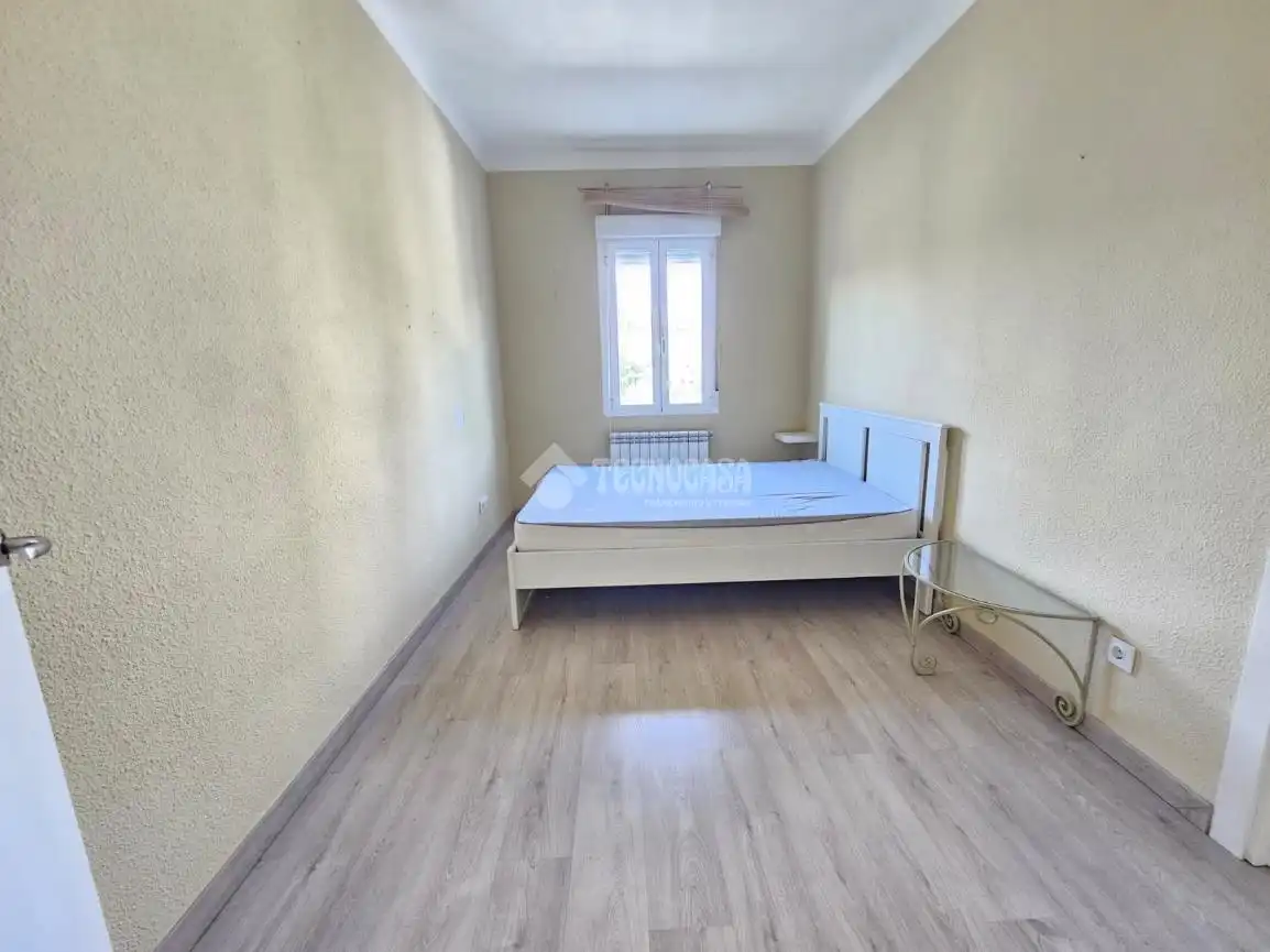 Habitación de Piso en venta en Madrid con Calefacción