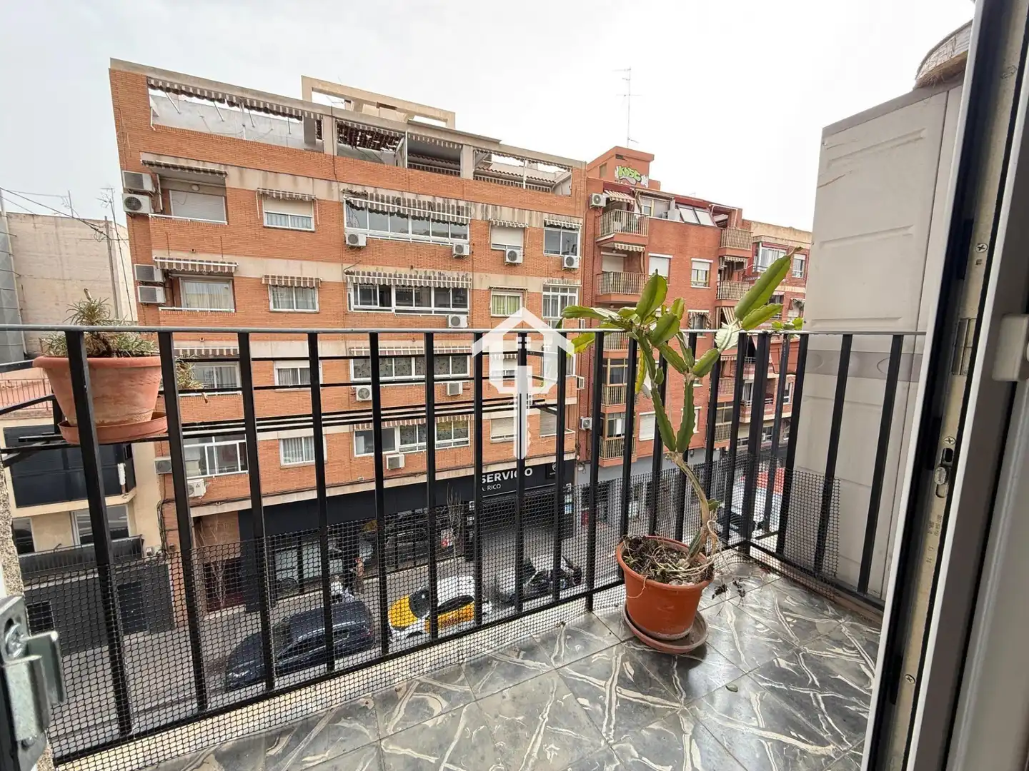 Apartamento en venta en Calle MAESTRO ALONSO, Altozano - Conde Lumiares